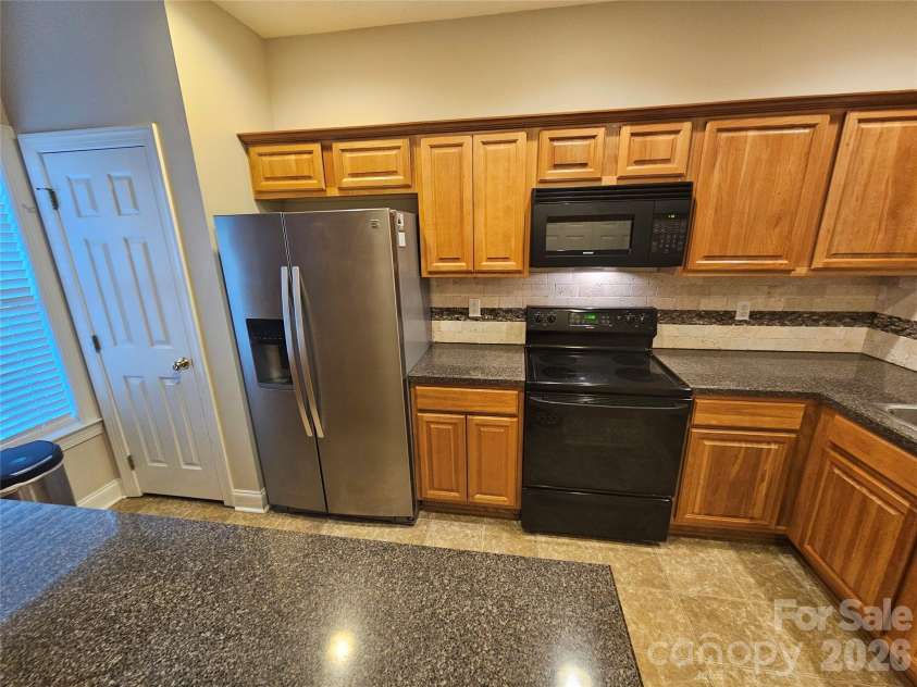 2026 Talbot Lane, Hickory, NC 28602.  MLS# CAR4337462, YatesRealty ID 12179. 