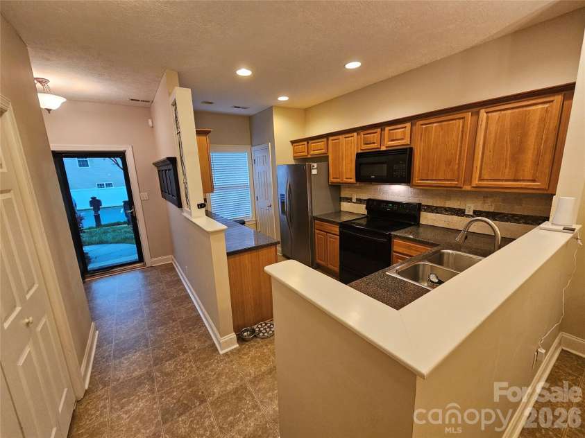 2026 Talbot Lane, Hickory, NC 28602.  MLS# CAR4337462, YatesRealty ID 12179. 