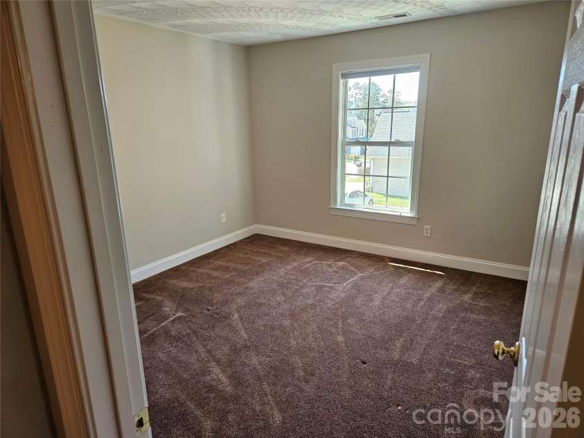 2026 Talbot Lane, Hickory, NC 28602.  MLS# CAR4337462, YatesRealty ID 12179. 