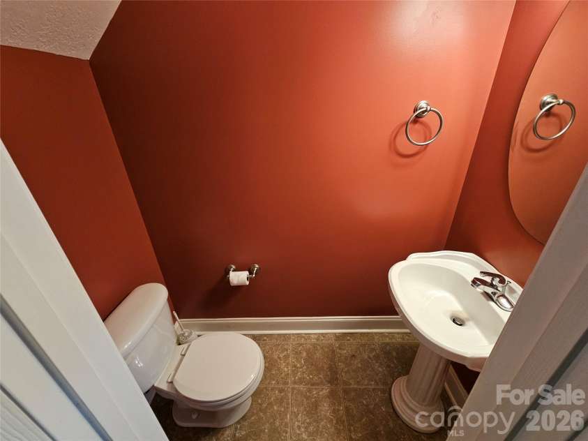 2026 Talbot Lane, Hickory, NC 28602.  MLS# CAR4337462, YatesRealty ID 12179. 