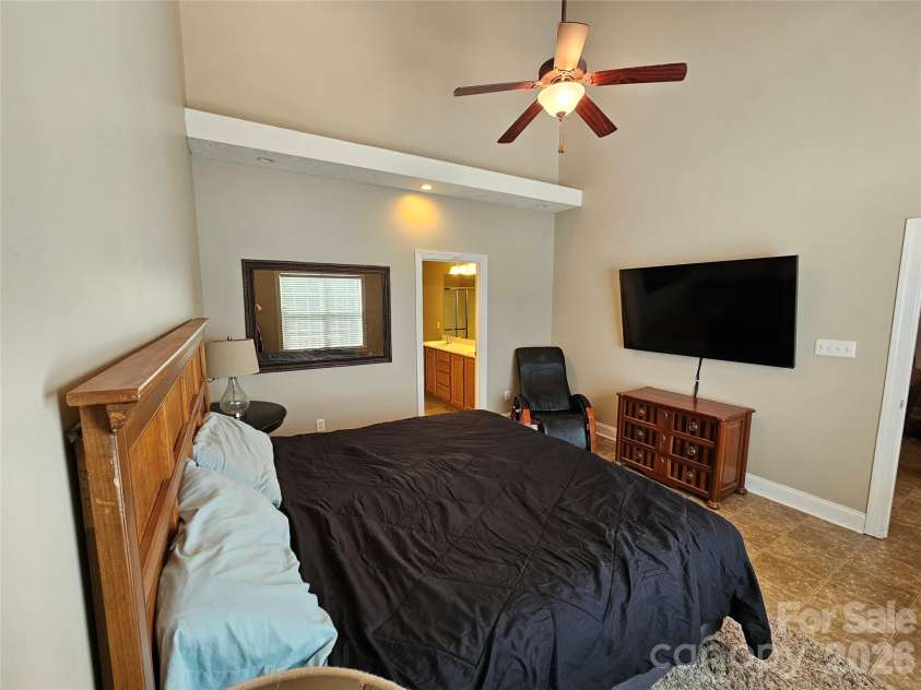 2026 Talbot Lane, Hickory, NC 28602.  MLS# CAR4337462, YatesRealty ID 12179. 