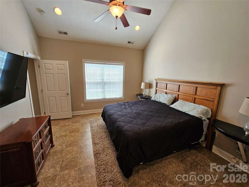 2026 Talbot Lane, Hickory, NC 28602.  MLS# CAR4337462, YatesRealty ID 12179. 