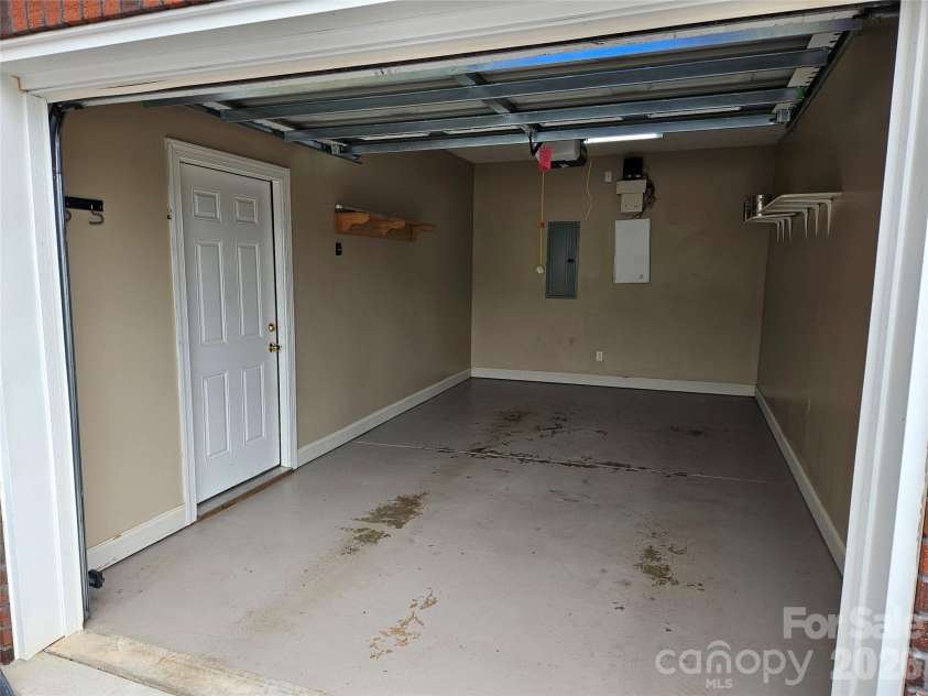 2026 Talbot Lane, Hickory, NC 28602.  MLS# CAR4337462, YatesRealty ID 12179. 