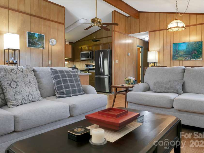 177 Walelu Court, Brevard, NC 28712.  MLS# CAR4333562, YatesRealty ID 1218. Open Concept to the kitchen.