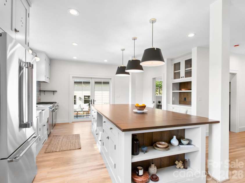 18 Normandy Road, Asheville, NC 28803.  MLS# CAR4353910, YatesRealty ID 12180. 