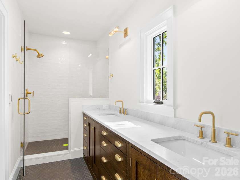18 Normandy Road, Asheville, NC 28803.  MLS# CAR4353910, YatesRealty ID 12180. 