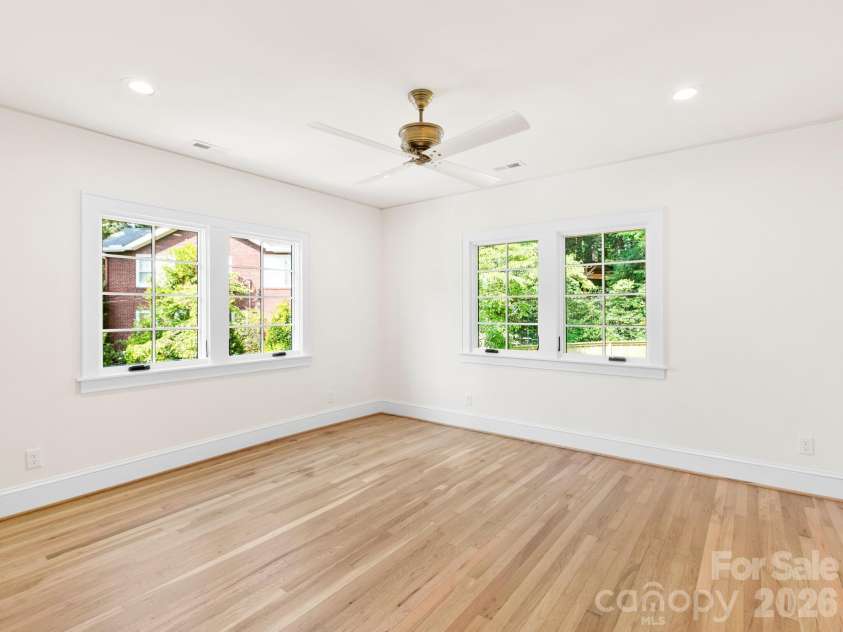 18 Normandy Road, Asheville, NC 28803.  MLS# CAR4353910, YatesRealty ID 12180. 