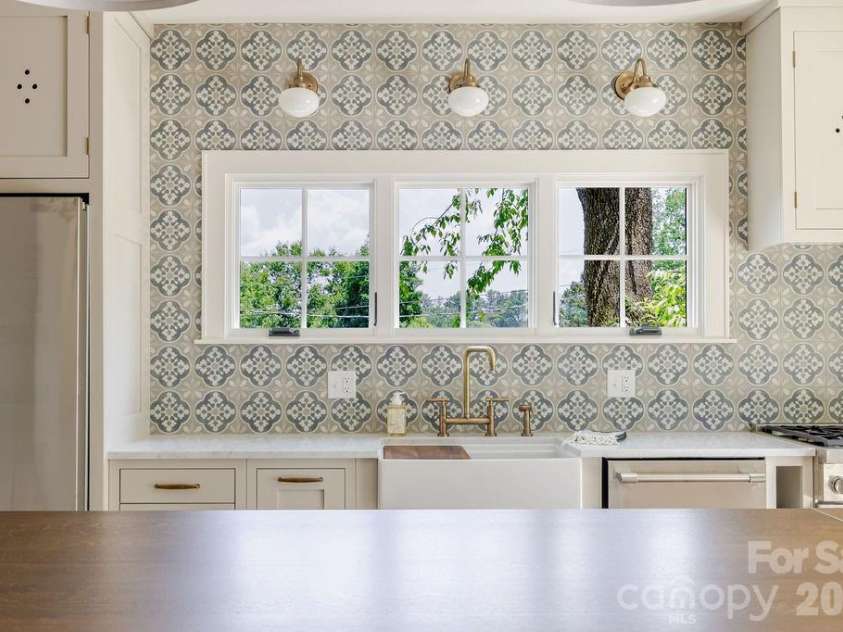 18 Normandy Road, Asheville, NC 28803.  MLS# CAR4353910, YatesRealty ID 12180. Custom Cabinetry throughout