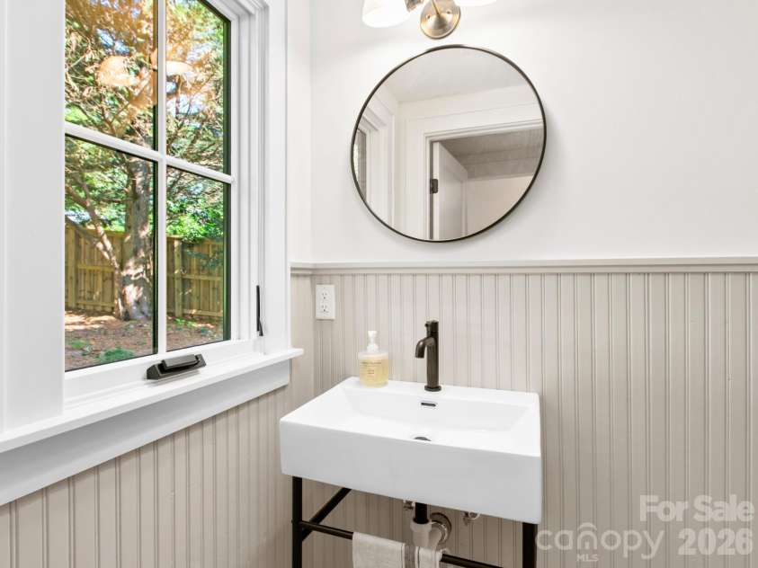 18 Normandy Road, Asheville, NC 28803.  MLS# CAR4353910, YatesRealty ID 12180. Half Bath