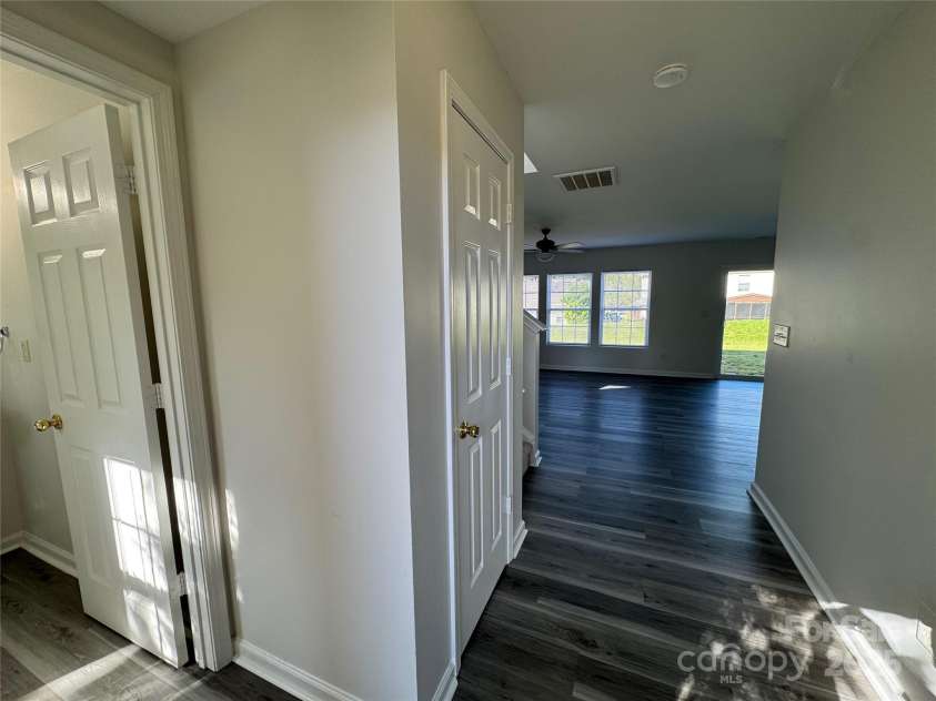 2815 Cartesian Drive, Charlotte, NC 28214.  MLS# CAR4248401, YatesRealty ID 12180. 