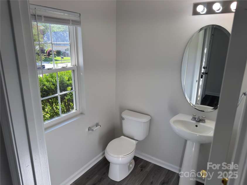 2815 Cartesian Drive, Charlotte, NC 28214.  MLS# CAR4248401, YatesRealty ID 12180. 