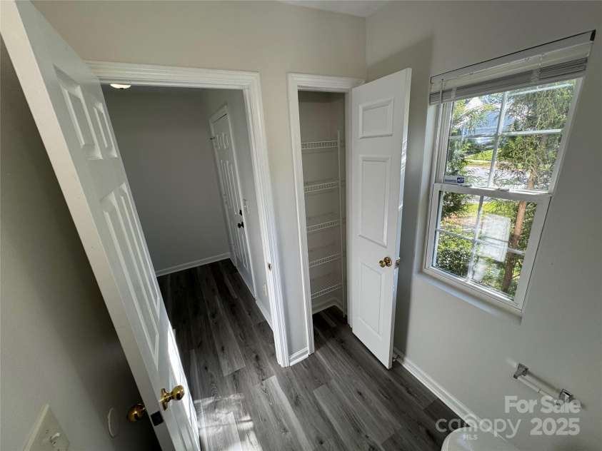 2815 Cartesian Drive, Charlotte, NC 28214.  MLS# CAR4248401, YatesRealty ID 12180. 