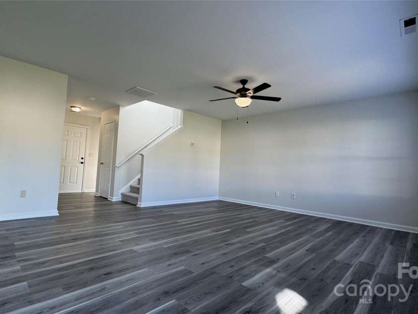 2815 Cartesian Drive, Charlotte, NC 28214.  MLS# CAR4248401, YatesRealty ID 12180. 