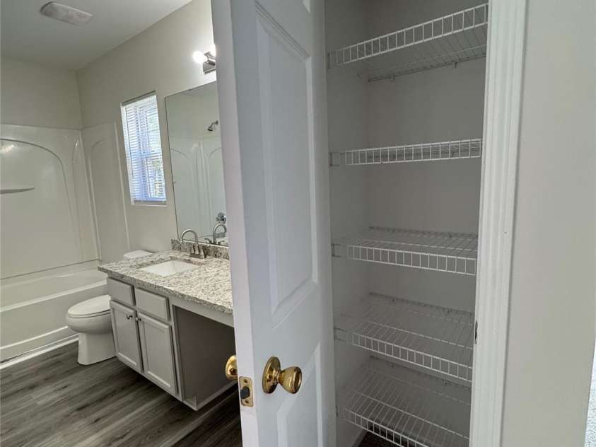 2815 Cartesian Drive, Charlotte, NC 28214.  MLS# CAR4248401, YatesRealty ID 12180. 