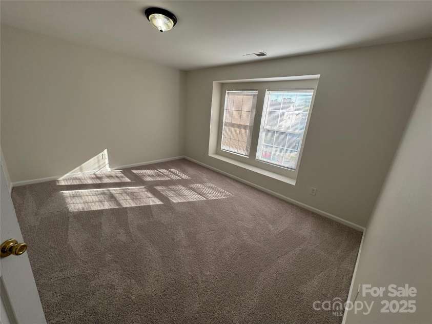 2815 Cartesian Drive, Charlotte, NC 28214.  MLS# CAR4248401, YatesRealty ID 12180. 