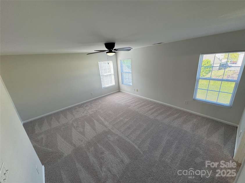 2815 Cartesian Drive, Charlotte, NC 28214.  MLS# CAR4248401, YatesRealty ID 12180. 