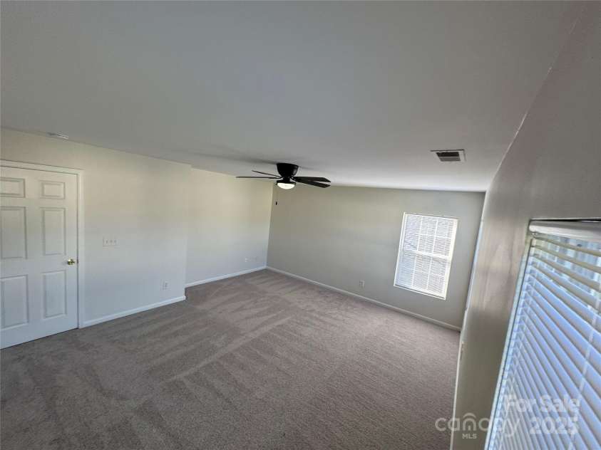 2815 Cartesian Drive, Charlotte, NC 28214.  MLS# CAR4248401, YatesRealty ID 12180. 