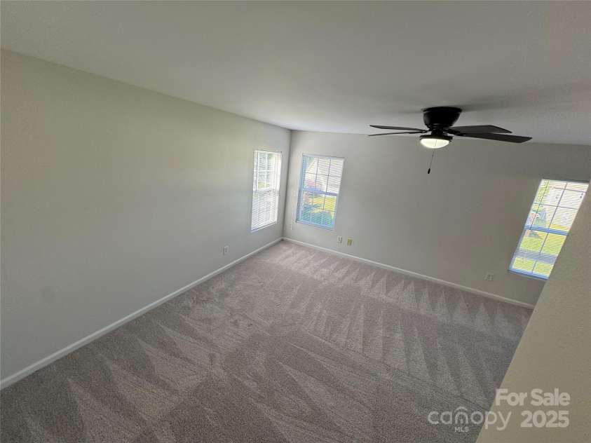 2815 Cartesian Drive, Charlotte, NC 28214.  MLS# CAR4248401, YatesRealty ID 12180. 