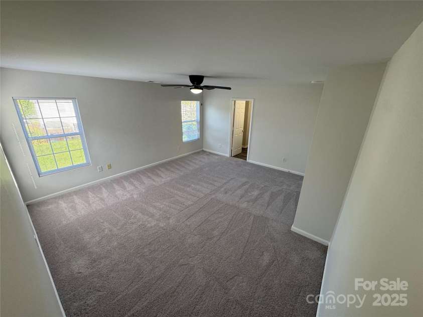 2815 Cartesian Drive, Charlotte, NC 28214.  MLS# CAR4248401, YatesRealty ID 12180. 