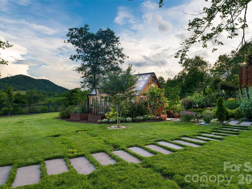 163 Annabelle Linn Drive, Fairview, NC 28730.  MLS# CAR4360158, YatesRealty ID 12181. 