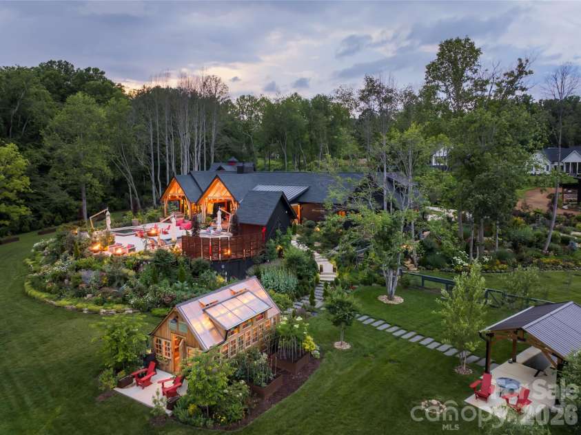 163 Annabelle Linn Drive, Fairview, NC 28730.  MLS# CAR4360158, YatesRealty ID 12181. 