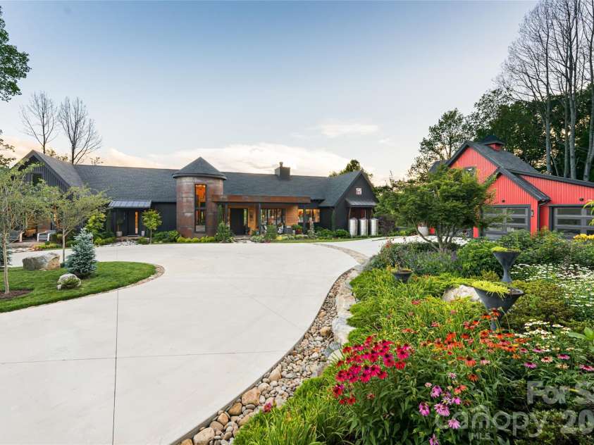 163 Annabelle Linn Drive, Fairview, NC 28730.  MLS# CAR4360158, YatesRealty ID 12181. 