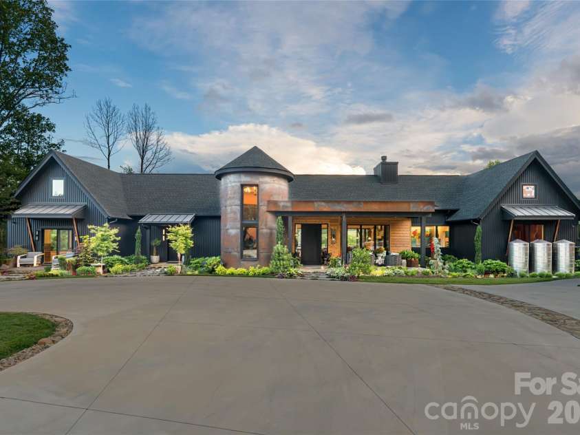 163 Annabelle Linn Drive, Fairview, NC 28730.  MLS# CAR4360158, YatesRealty ID 12181. 