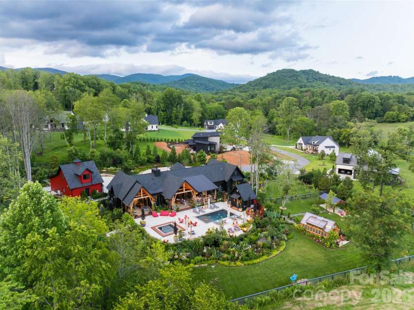 163 Annabelle Linn Drive, Fairview, NC 28730.  MLS# CAR4360158, YatesRealty ID 12181. 