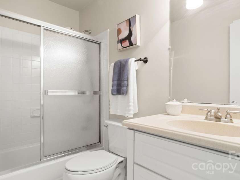 8326 Ramath Drive, Charlotte, NC 28211.  MLS# CAR4250067, YatesRealty ID 12182. 2nd full bathroom upstairs is adjacent to 3rd bedroom