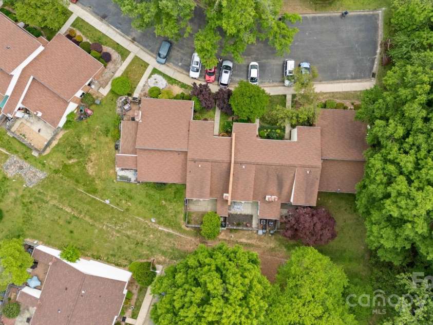 8326 Ramath Drive, Charlotte, NC 28211.  MLS# CAR4250067, YatesRealty ID 12182. 