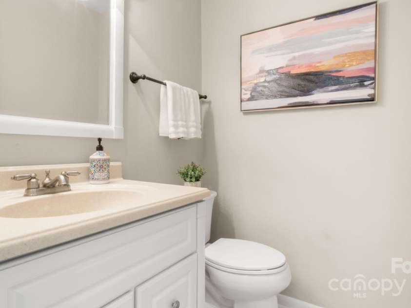 8326 Ramath Drive, Charlotte, NC 28211.  MLS# CAR4250067, YatesRealty ID 12182. Downstairs 1/2 bath