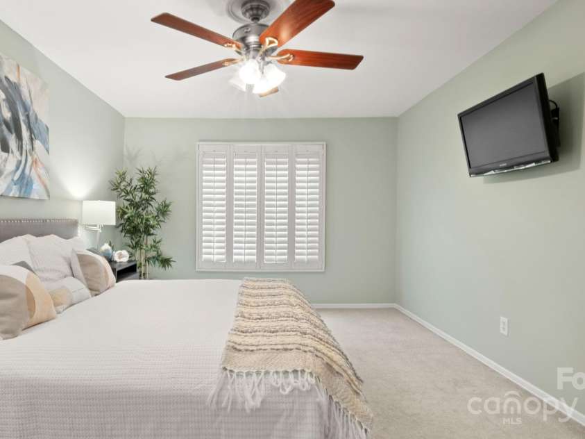 8326 Ramath Drive, Charlotte, NC 28211.  MLS# CAR4250067, YatesRealty ID 12182. Large primary suite with room for king bed!