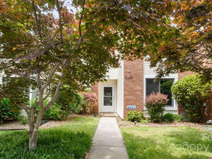 8326 Ramath Drive, Charlotte, NC 28211.  MLS# CAR4250067, YatesRealty ID 12182. Two lovely mature Japanese maple trees welcome you