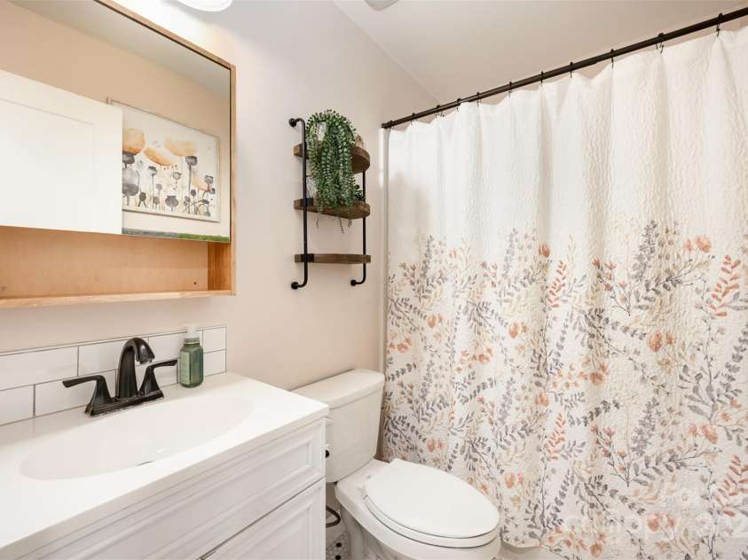 604 Chaney Road, Monroe, NC 28110.  MLS# CAR4250845, YatesRealty ID 12183. Guest bathroom.