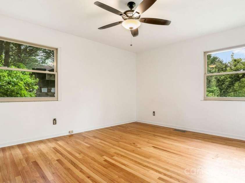 36 Avon Road, Asheville, NC 28805.  MLS# CAR4256089, YatesRealty ID 12184. 