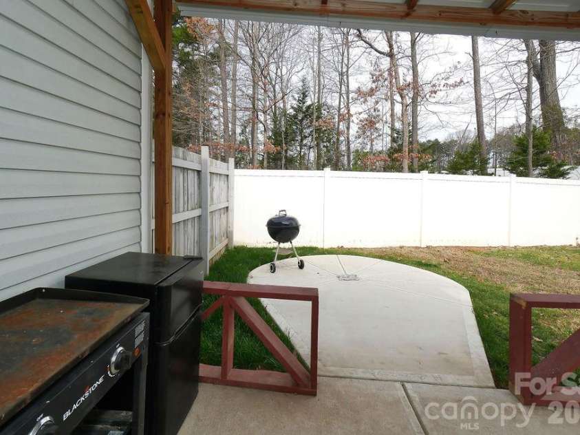 2443 Mint Thistle Court, Charlotte, NC 28269.  MLS# CAR4355919, YatesRealty ID 12185. 