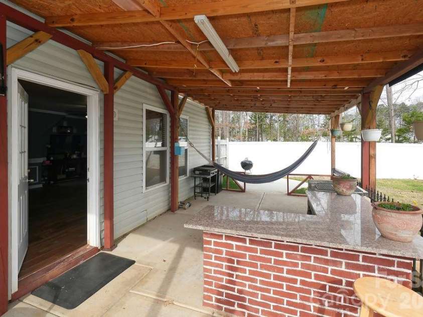 2443 Mint Thistle Court, Charlotte, NC 28269.  MLS# CAR4355919, YatesRealty ID 12185. 