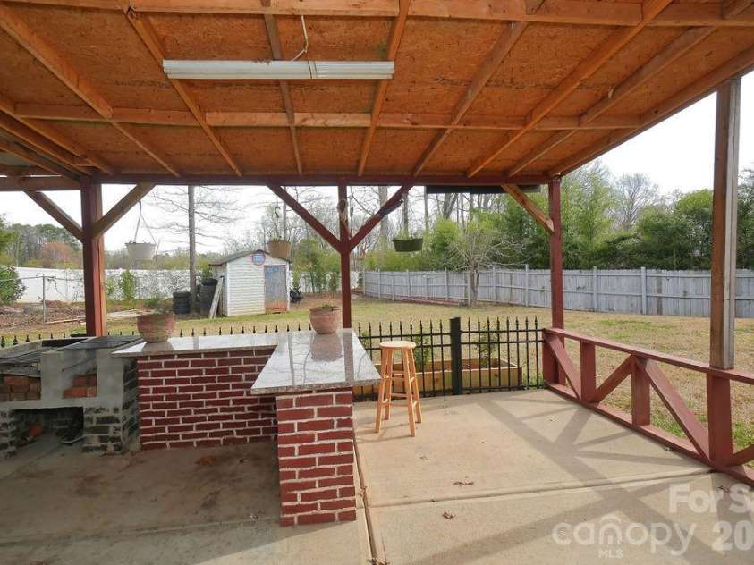 2443 Mint Thistle Court, Charlotte, NC 28269.  MLS# CAR4355919, YatesRealty ID 12185. 