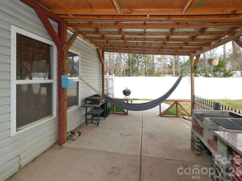 2443 Mint Thistle Court, Charlotte, NC 28269.  MLS# CAR4355919, YatesRealty ID 12185. 