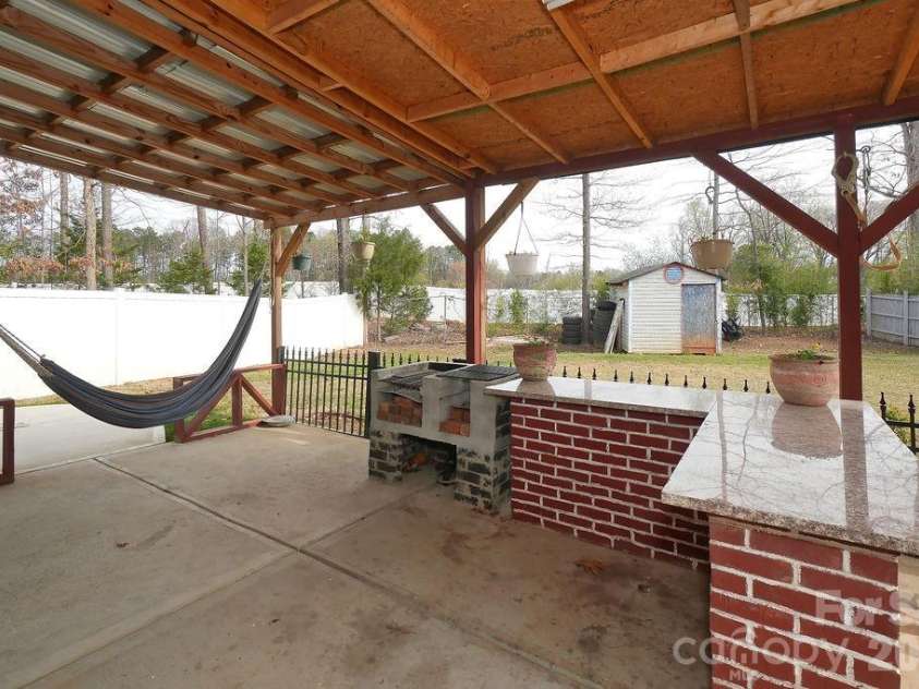 2443 Mint Thistle Court, Charlotte, NC 28269.  MLS# CAR4355919, YatesRealty ID 12185. 