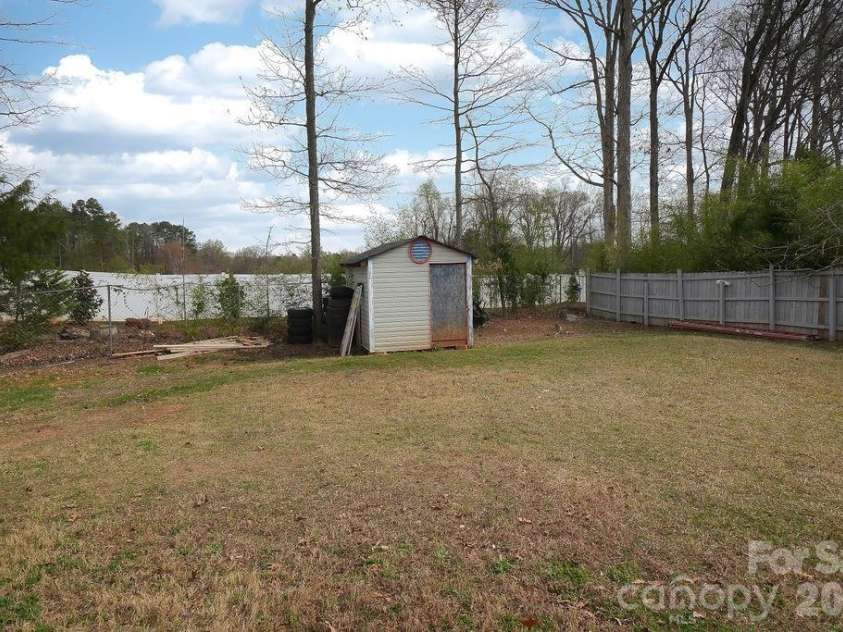 2443 Mint Thistle Court, Charlotte, NC 28269.  MLS# CAR4355919, YatesRealty ID 12185. 