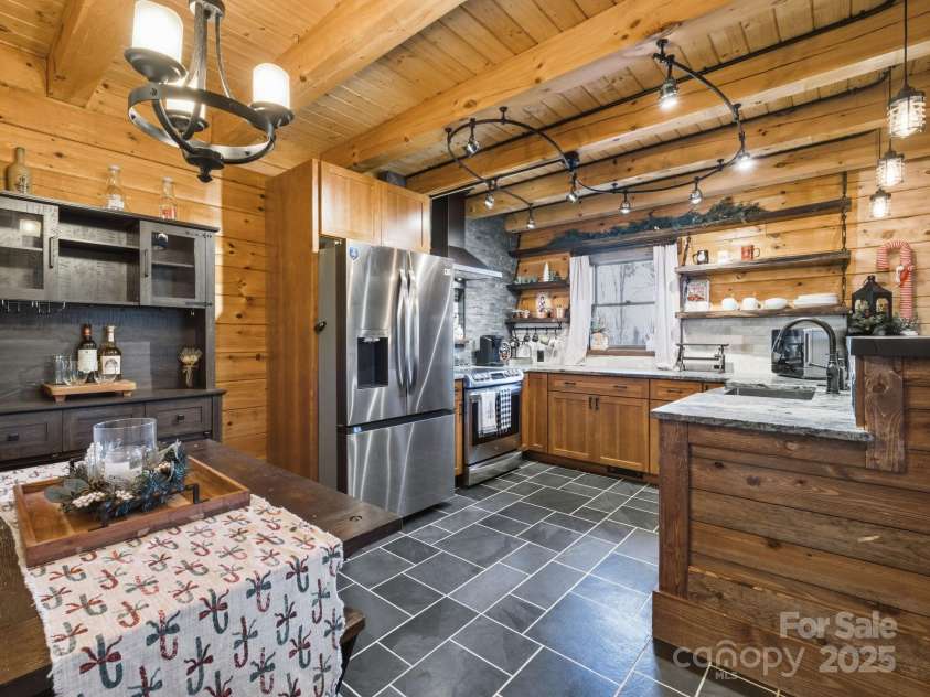 132 Grandview Drive, Rutherfordton, NC 28139.  MLS# CAR4332359, YatesRealty ID 12186. 