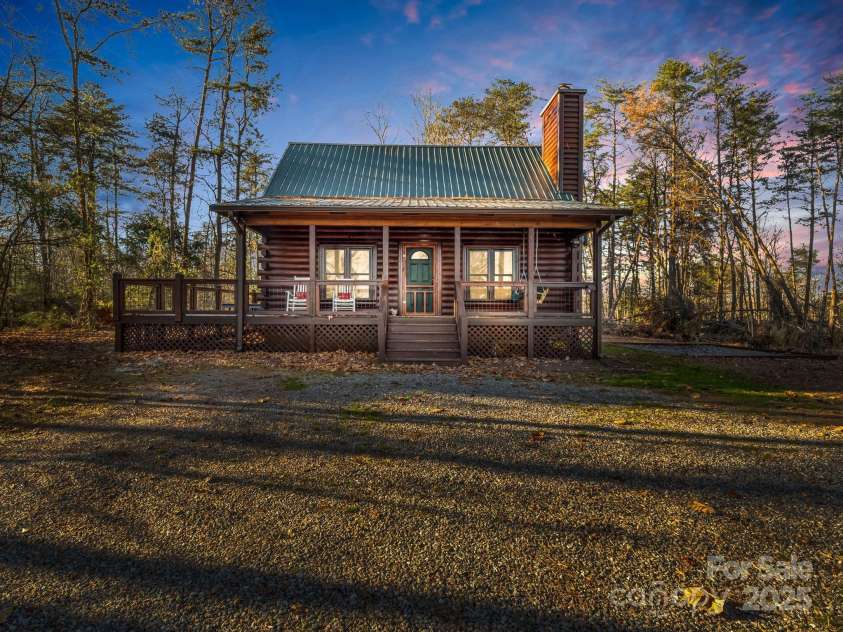 132 Grandview Drive, Rutherfordton, NC 28139.  MLS# CAR4332359, YatesRealty ID 12186. 