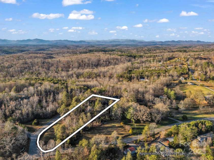 132 Grandview Drive, Rutherfordton, NC 28139.  MLS# CAR4332359, YatesRealty ID 12186. 