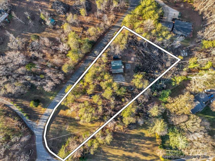 132 Grandview Drive, Rutherfordton, NC 28139.  MLS# CAR4332359, YatesRealty ID 12186. 