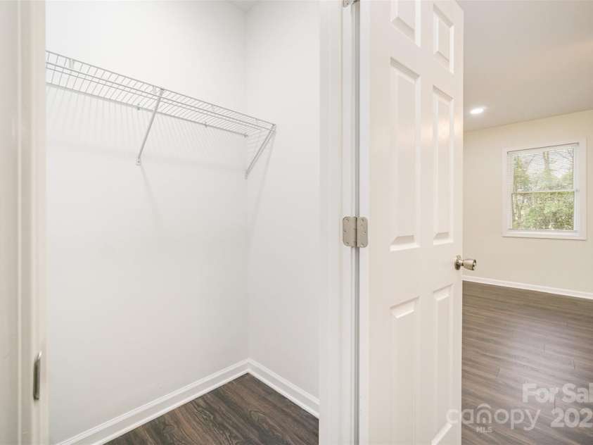 8624 Sharonbrook Drive, Charlotte, NC 28210.  MLS# CAR4226315, YatesRealty ID 12187. 