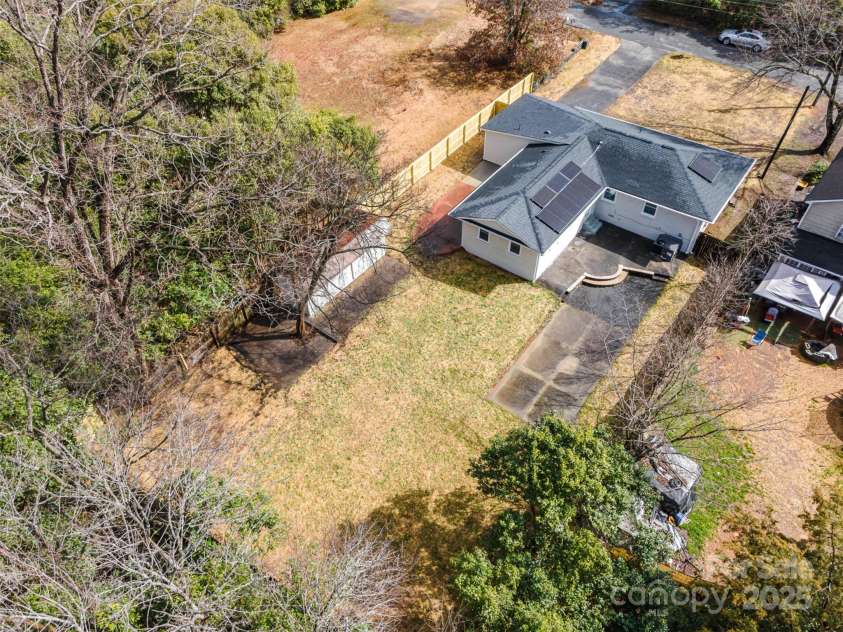 8624 Sharonbrook Drive, Charlotte, NC 28210.  MLS# CAR4226315, YatesRealty ID 12187. 