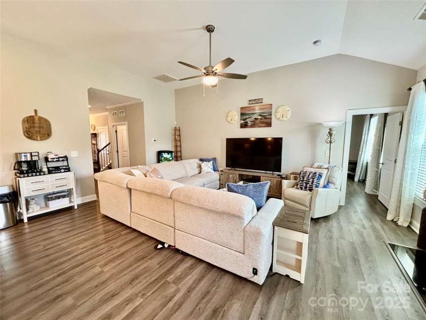 1024 Mayapple Way, Belmont, NC 28012.  MLS# CAR4223708, YatesRealty ID 12188. Bright Living Room