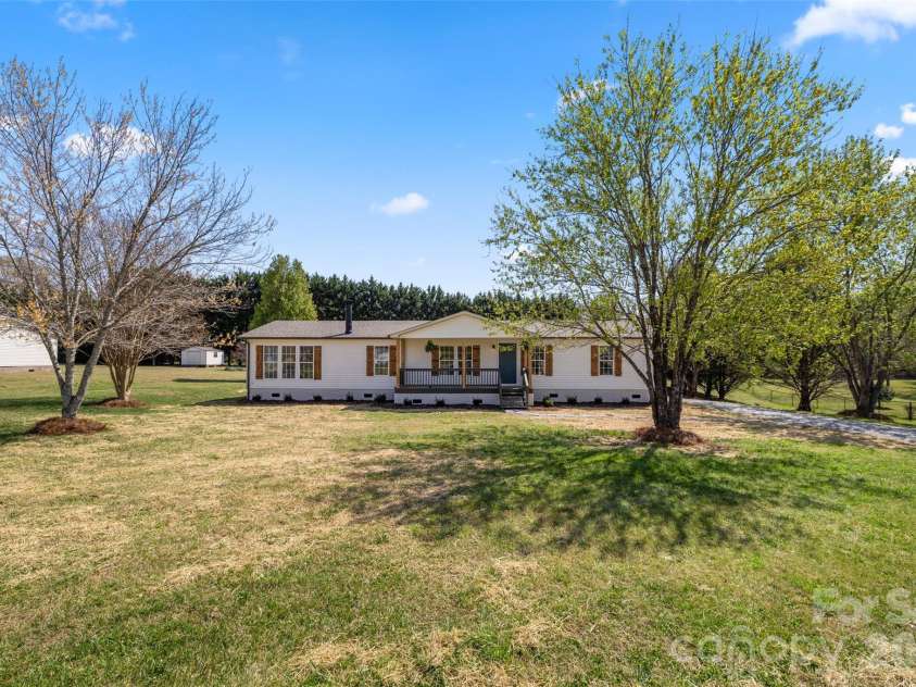 161 Baxter Way, Forest City, NC 28043.  MLS# CAR4362522, YatesRealty ID 12188. 