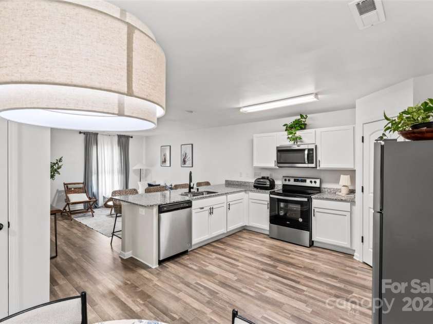 355 Jared Steel Lane, Salisbury, NC 28146.  MLS# CAR4249111, YatesRealty ID 12190. Kitchen